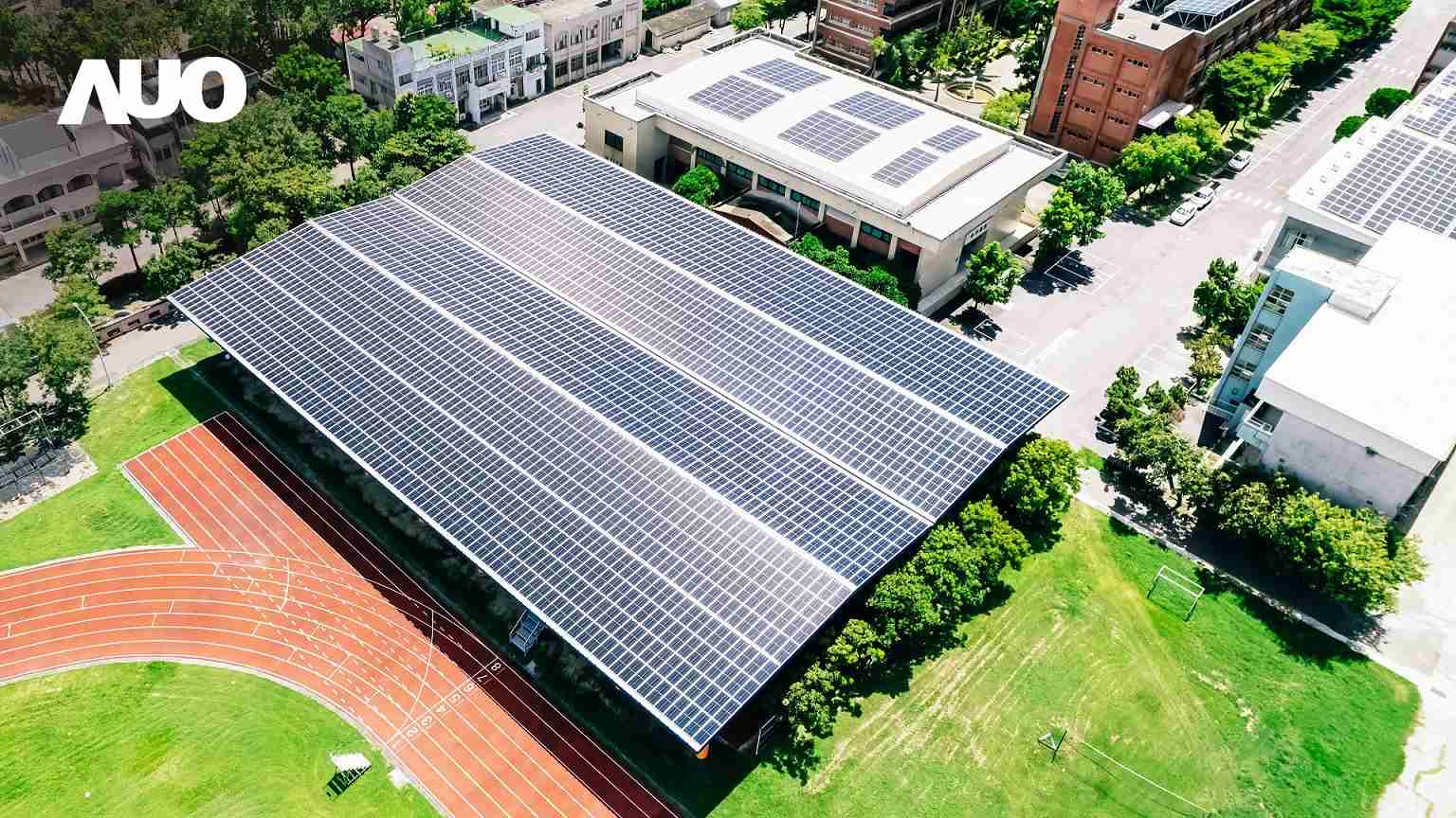 2468BETSunSteel光电整合型浪板具备快速安装、、、轻量化优势，，可提升15%发电效能，，，通过国际IEC与台湾VPC认证安全、、防漏、、耐候标准